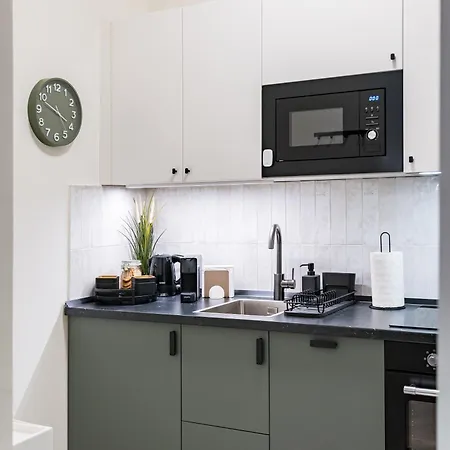 Double Shot Apartment *